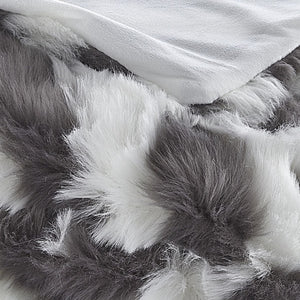 Homeroots 60" X 50" Gray Knitted Acrylic Geometric Throw Blanket Grey Acrylic 531393