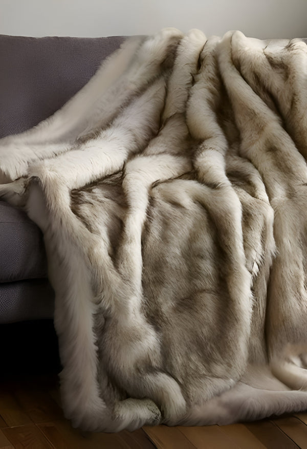 Homeroots 60" X 50" White Knitted Acrylic Animal Print Throw Blanket White Lion Acrylic 531404