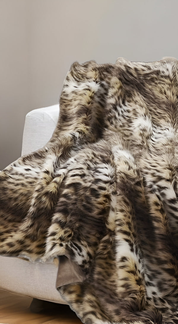 Homeroots 60" X 50" Brown Knitted Acrylic Animal Print Throw Blanket Brown Leopard Acrylic 531405