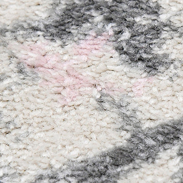 HomeRoots 5' Modern Gray and Dark Gray Area Rug - Durable, Stain-Resistant, Stylish for Busy Homes and Pets 5' x 7' 531558