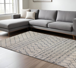 Homeroots 10' Gray And Ivory Geometric Shag Rug - Stylish, Stain-resistant, Durable Design For Your Home Decor 7' X 9' Polypropylene 531963