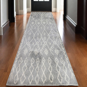 Homeroots 10' Ivory And Light Gray Geometric Shag Rug - Stylish, Durable, Stain-resistant Accent For Any Space 10' Runner Polypropylene 531965