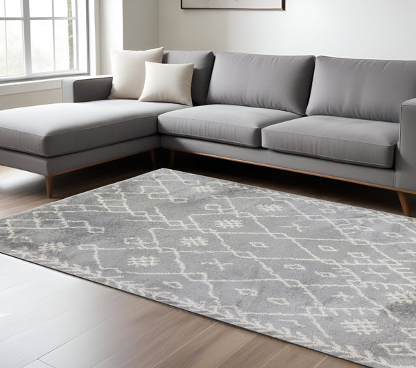 Homeroots 10' Ivory And Light Gray Geometric Shag Rug - Stylish, Durable, Stain-resistant Accent For Any Space 8' X 12' Polypropylene 531967