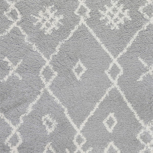 Homeroots 10' Ivory And Light Gray Geometric Shag Rug - Stylish, Durable, Stain-resistant Accent For Any Space 8' X 12' Polypropylene 531967