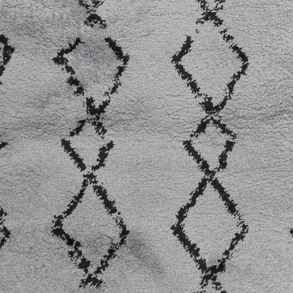 Homeroots 10' Black And Gray Geometric Shag Rug - Durable, Stain Resistant Design For Modern Home Decor Style 8' X 12' Polypropylene 531973