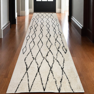 Homeroots 10' Black And Gray Geometric Shag Rug - Durable, Stain Resistant Design For Modern Home Decor Style 10' Runner Polypropylene 531974