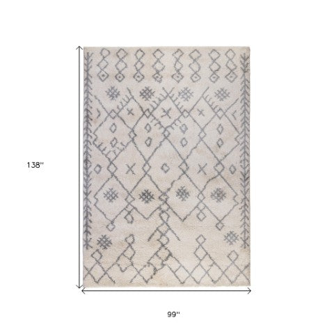 Homeroots 10' Gray And Ivory Geometric Shag Rug - Stylish, Stain-resistant Runner For Any Space, Durable Design 8' X 12' Polypropylene 531979