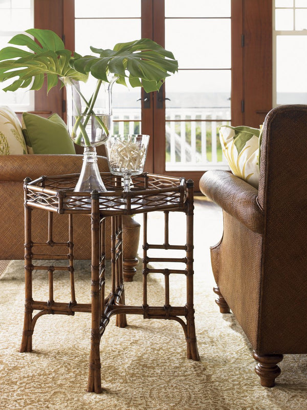 Lexington Tommy Bahama Home Key Largo End Table - Sophisticated Island Living With Woven Rattan, Leather Accents & Cracked Shell Top Plantation  531-941