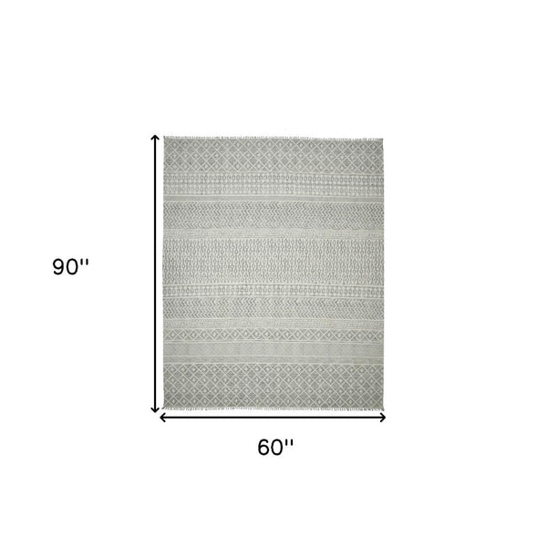 HomeRoots 5' Gray and Ivory Geometric Handmade Flatweave Area Rug with Fringe for Modern Living Spaces 5' X 8' 532046