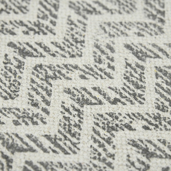 HomeRoots 5' Gray and Ivory Geometric Handmade Flatweave Area Rug with Fringe for Modern Living Spaces 8' X 10' 532048