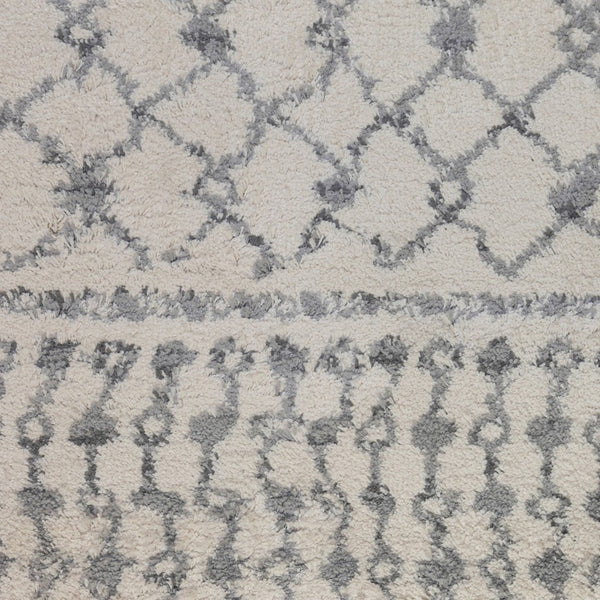 Homeroots 10' Gray And Ivory Geometric Shag Rug - Stylish, Stain-resistant, Durable Design For Your Home Decor 5' X 8' Polypropylene 532405