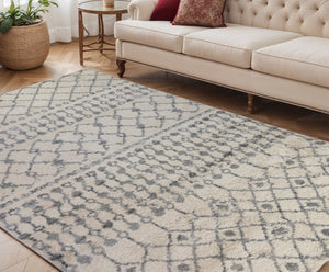Homeroots 10' Gray And Ivory Geometric Shag Rug - Stylish, Stain-resistant, Durable Design For Your Home Decor 5' X 8' Polypropylene 532405