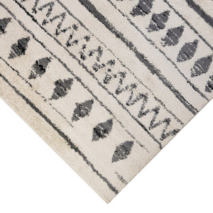 Homeroots 10' Black And Ivory Geometric Shag Rug - Cozy, Stain-resistant Design Perfect For Homes With Kids & Pets 5' X 8' Polypropylene 532409