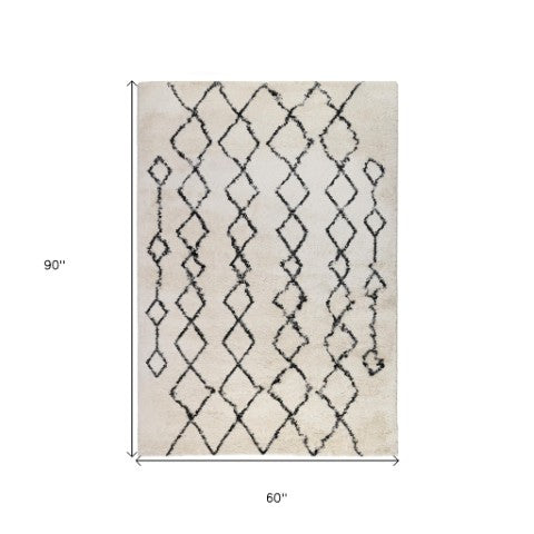 Homeroots 10' Black And Gray Geometric Shag Rug - Durable, Stain Resistant Design For Modern Home Decor Style 5' X 8' Polypropylene 532413