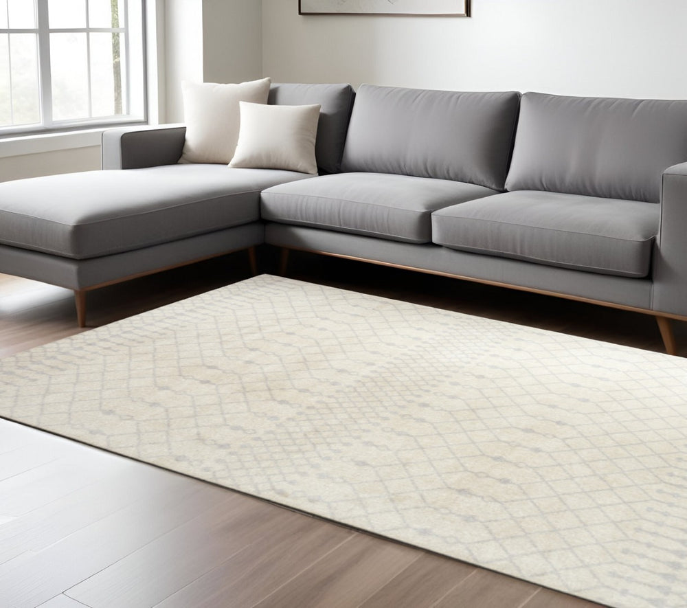 HomeRoots 7' Gray and Ivory Moroccan Washable Area Rug – Soft, Durable, Stain-Resistant, Perfect for High-Traffic Spaces! 532900