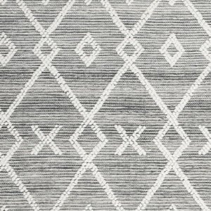 HomeRoots 4' Hand-Woven Gray and Ivory Geometric Area Rug with Fringed Edges for Modern Home Decor Charm 4' X 6' 533368
