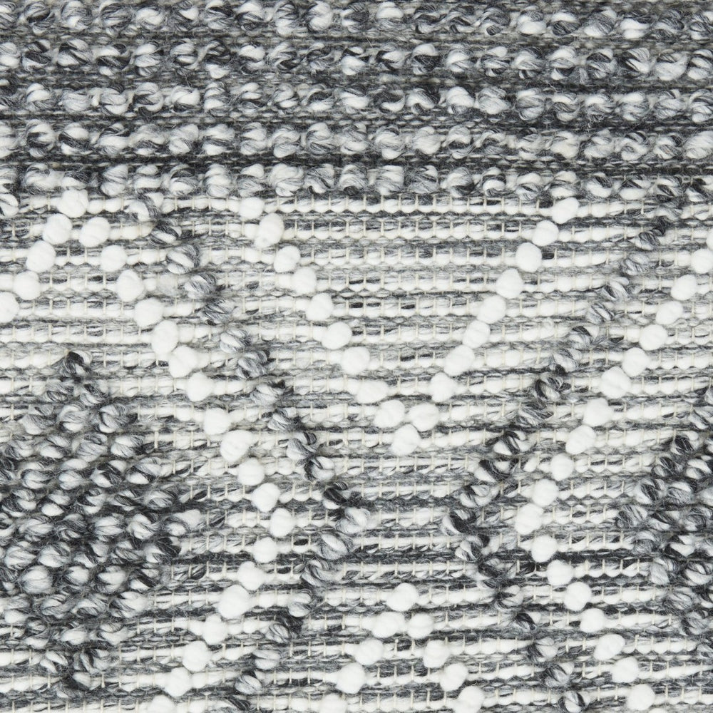 HomeRoots 4' Hand Woven Gray and Ivory Geometric Area Rug with Fringe - Stylish Bohemian Accent for Any Room 5' X 8' 533370