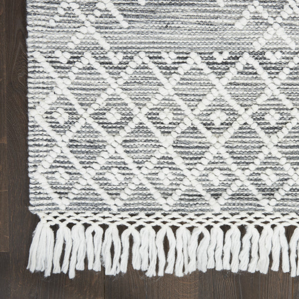 Homeroots 5' X 8' Gray And Ivory Geometric Hand Woven Area Rug With Fringe  Polyester 533371