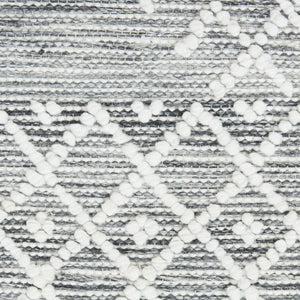Homeroots 5' X 8' Gray And Ivory Geometric Hand Woven Area Rug With Fringe  Polyester 533371