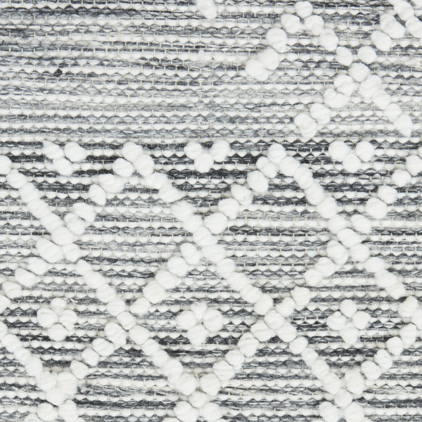 Homeroots 5' X 8' Gray And Ivory Geometric Hand Woven Area Rug With Fringe  Polyester 533371