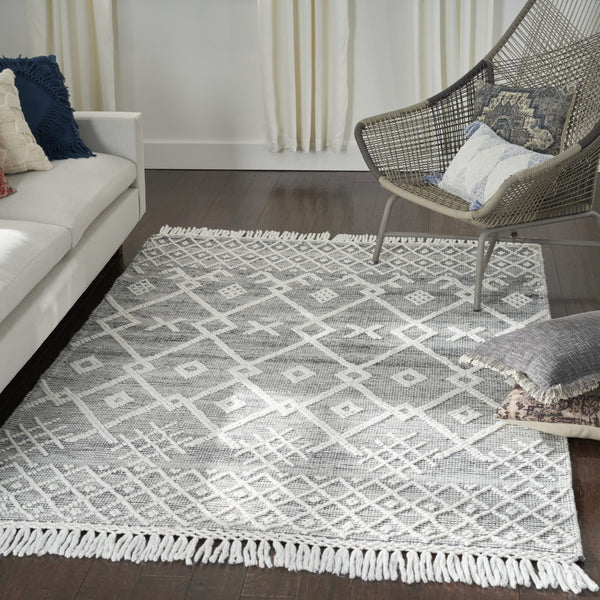 Homeroots 5' X 8' Gray And Ivory Geometric Hand Woven Area Rug With Fringe  Polyester 533371