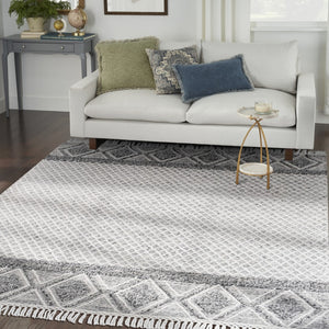 HomeRoots 4' Hand Woven Gray and Ivory Geometric Area Rug with Fringe - Stylish Bohemian Accent for Any Room 8' X 11' 533373