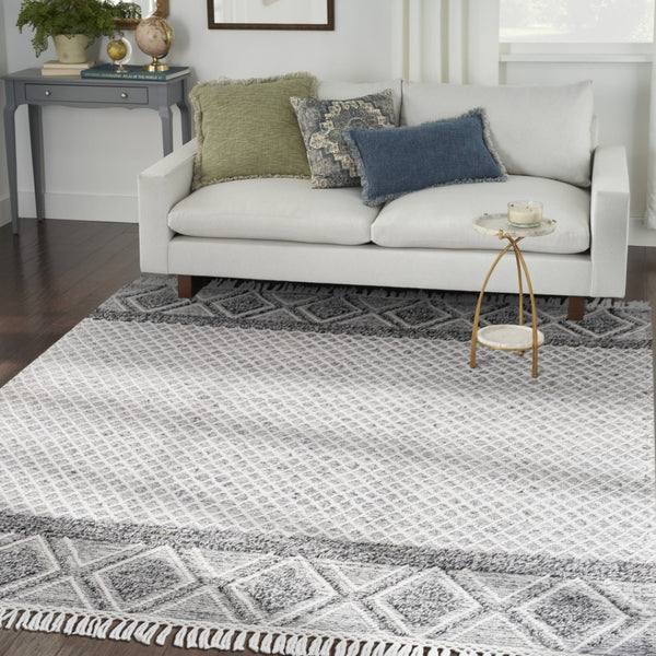 HomeRoots 4' Hand Woven Gray and Ivory Geometric Area Rug with Fringe - Stylish Bohemian Accent for Any Room 8' X 11' 533373
