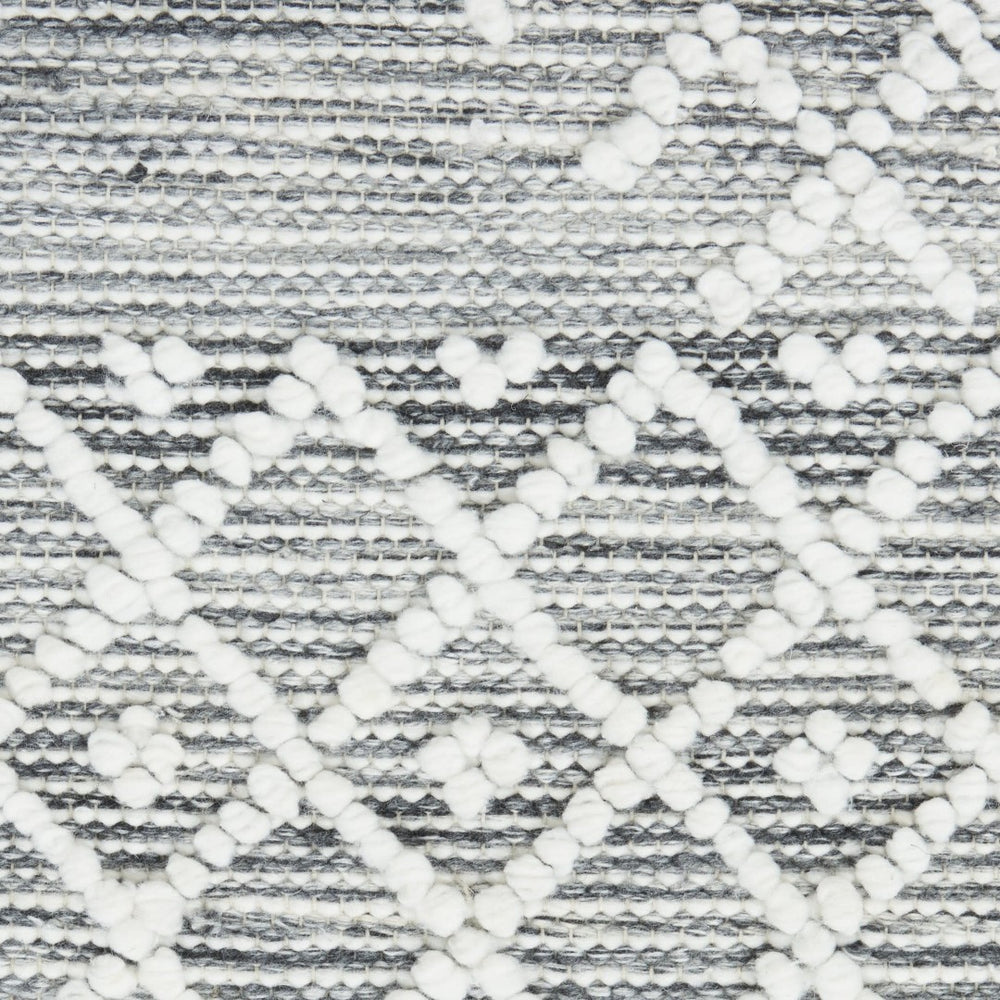 HomeRoots 4' Hand-Woven Gray and Ivory Geometric Area Rug with Fringed Edges for Modern Home Decor Charm 8' X 11' 533374