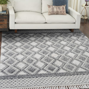 HomeRoots 4' Hand Woven Gray and Ivory Geometric Area Rug with Tasseled Fringe for Modern Home Décor 8' X 11' 533375