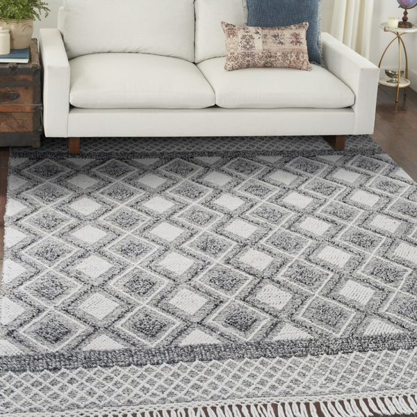 HomeRoots 4' Hand Woven Gray and Ivory Geometric Area Rug with Tasseled Fringe for Modern Home Décor 8' X 11' 533375