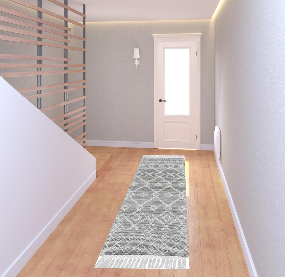 HomeRoots 8' Gray and Ivory Geometric Runner Rug - Hand Woven with Fringe, Perfect for Entryways & Hallways 533377