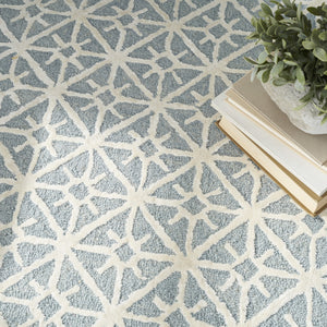 Homeroots 4' X 6' Light Blue And White Geometric Hand Tufted Area Rug  Wool Blend 533380