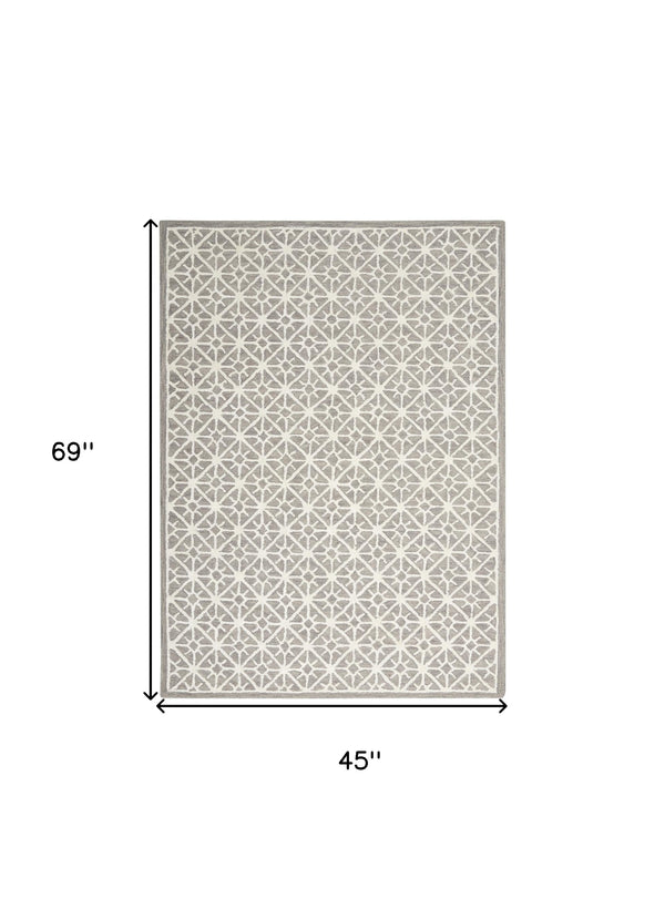 Homeroots 4' X 6' Gray And Ivory Geometric Hand Tufted Area Rug  Wool Blend 533381