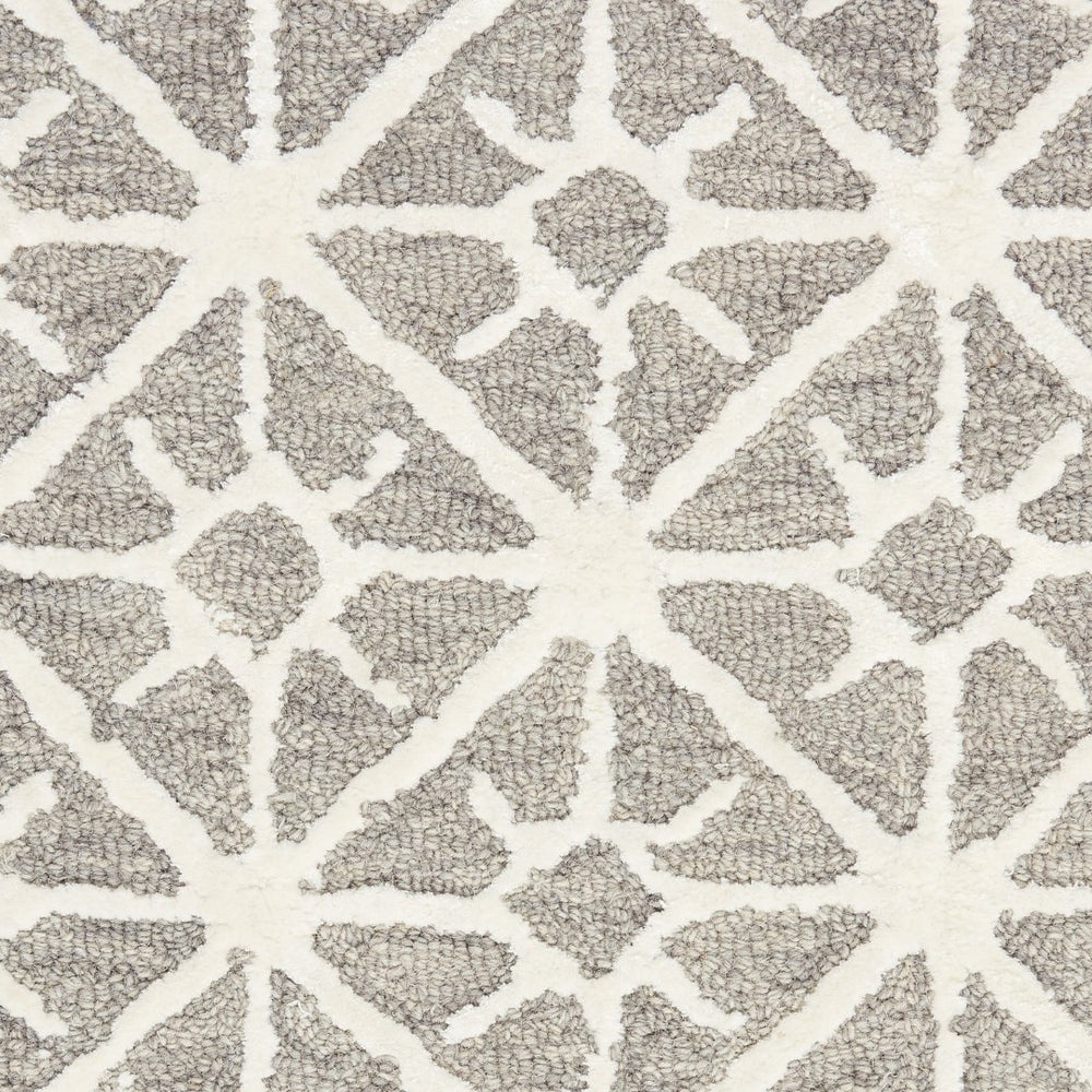 HomeRoots 4' Gray and Ivory Geometric Hand-Tufted Area Rug - Modern Style for Living Rooms and Bedrooms 4' X 6' 533381