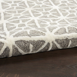HomeRoots 4' Gray and Ivory Geometric Hand-Tufted Area Rug - Modern Style for Living Rooms and Bedrooms 4' X 6' 533381