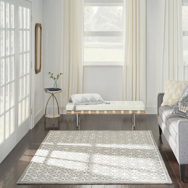 HomeRoots 4' Gray and Ivory Geometric Hand-Tufted Area Rug - Modern Style for Living Rooms and Bedrooms 4' X 6' 533381