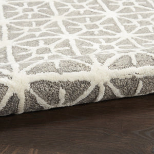 HomeRoots 4' Gray and Ivory Geometric Hand-Tufted Area Rug - Modern Style for Living Rooms and Bedrooms 5' X 8' 533385