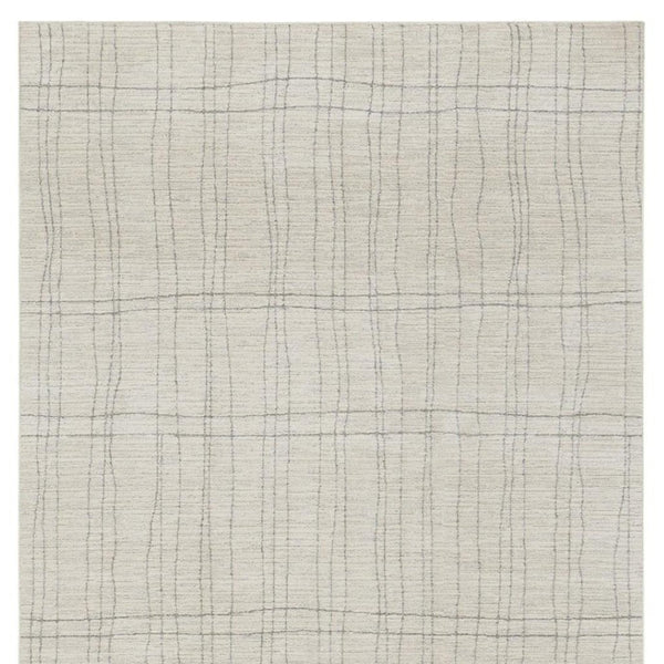 HomeRoots 4' Gray and Ivory Abstract Area Rug - Modern Scandinavian Design for Minimalist Home Decor Charm 4' X 6' 533394