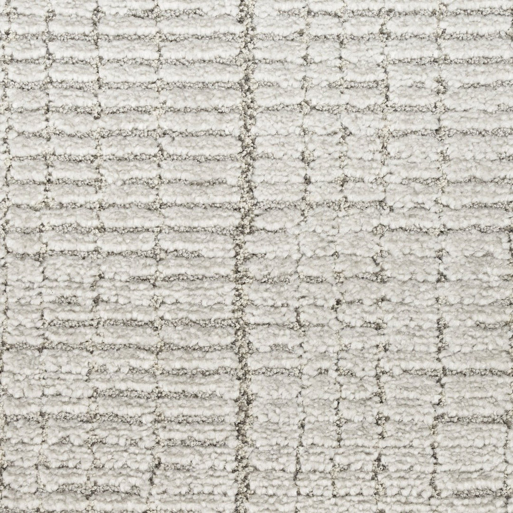 HomeRoots 4' Gray and Silver Abstract Area Rug - Modern Scandinavian Design for Stylish High-Traffic Spaces 4' X 6' 533396