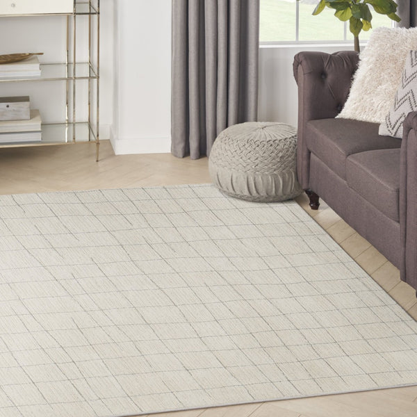 HomeRoots 4' Gray and Ivory Abstract Area Rug - Modern Scandinavian Design for Stylish Comfort and Durability 5' X 7' 533398