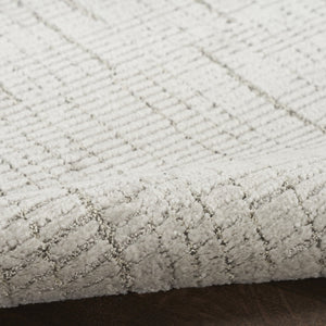 HomeRoots 4' Gray and Silver Abstract Area Rug - Modern Scandinavian Design for Stylish High-Traffic Spaces 5' X 7' 533403