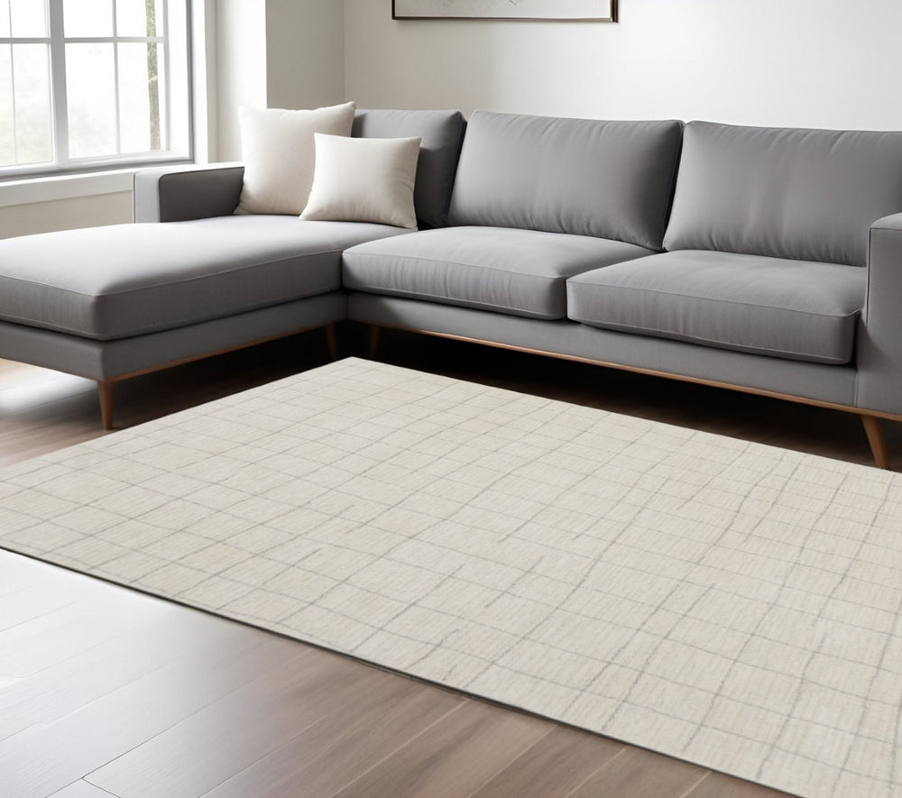 HomeRoots 4' Gray and Ivory Abstract Area Rug - Modern Scandinavian Design for Stylish Comfort and Durability 6' X 9' 533405