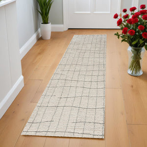 Homeroots 8' Runner Gray And Ivory Abstract Power Loom Runner Rug  Polypropylene,Polyester 533419