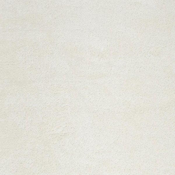 HomeRoots 5' Luxurious Ivory Shag Area Rug - Soft, Cozy, and Stylish Addition for Modern Living Spaces 5' X 7' 533571