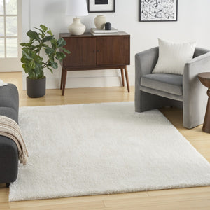 HomeRoots 5' Luxurious Ivory Shag Area Rug - Soft, Cozy, and Stylish Addition for Modern Living Spaces 5' X 7' 533571
