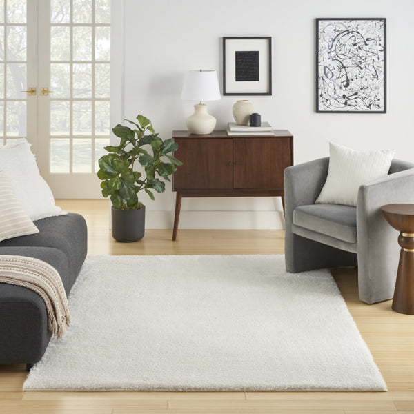 HomeRoots 5' Luxurious Ivory Shag Area Rug - Soft, Cozy, and Stylish Addition for Modern Living Spaces 5' X 7' 533571