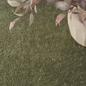 HomeRoots 5' Lush Green Shag Area Rug – Retro-Inspired Comfort for Cozy Living Spaces and Stylish Accents 8' X 10' 533576
