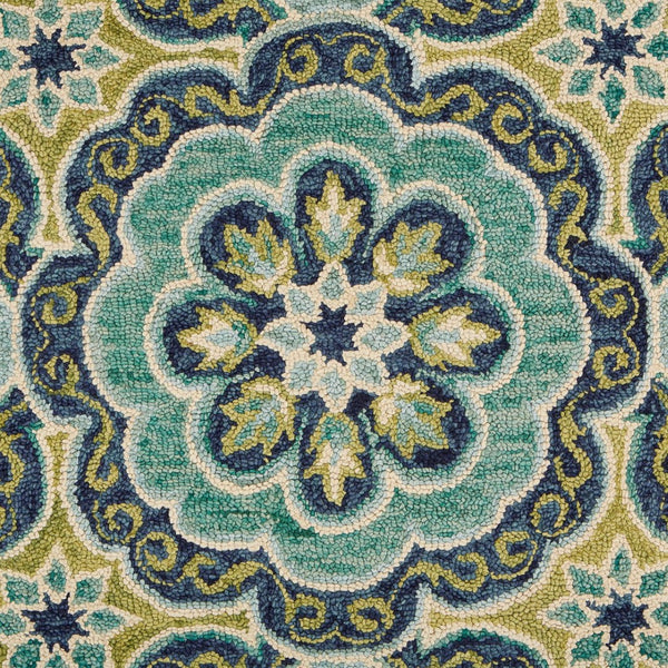 HomeRoots 5' Hand-Tufted Green Wool Floral Area Rug - Add Warmth, Style, and Durability to Your Home Décor 5' Round Round 533600