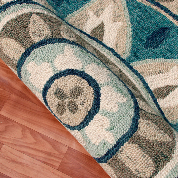 Homeroots 6' X 6' Blue Round Wool Floral Hand Tufted Area Rug Ivory Wool 533606