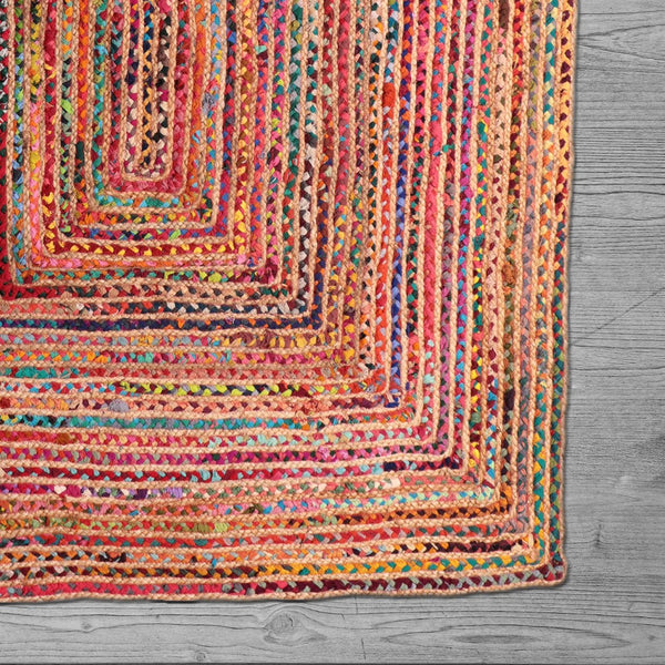 HomeRoots 5' Hand-Braided Tan Geometric Area Rug - Durable, Reversible Design for Timeless Home Elegance 8' X 10' Rectangle 533616